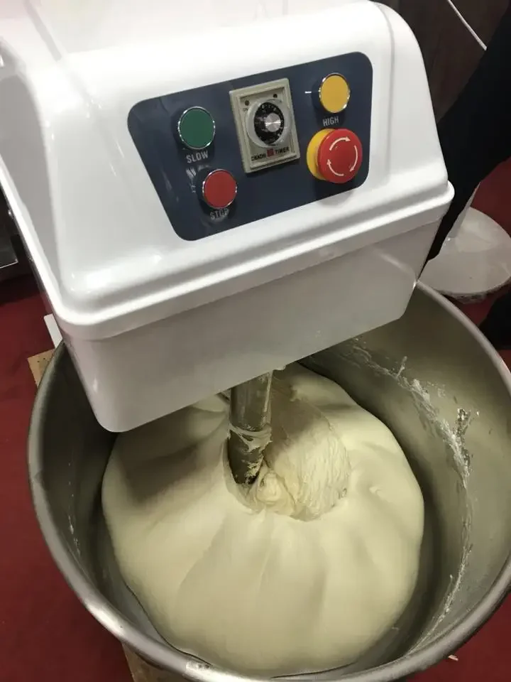 Factory supply heavy duty electric bakery cake bread 40L spiral dough mixer