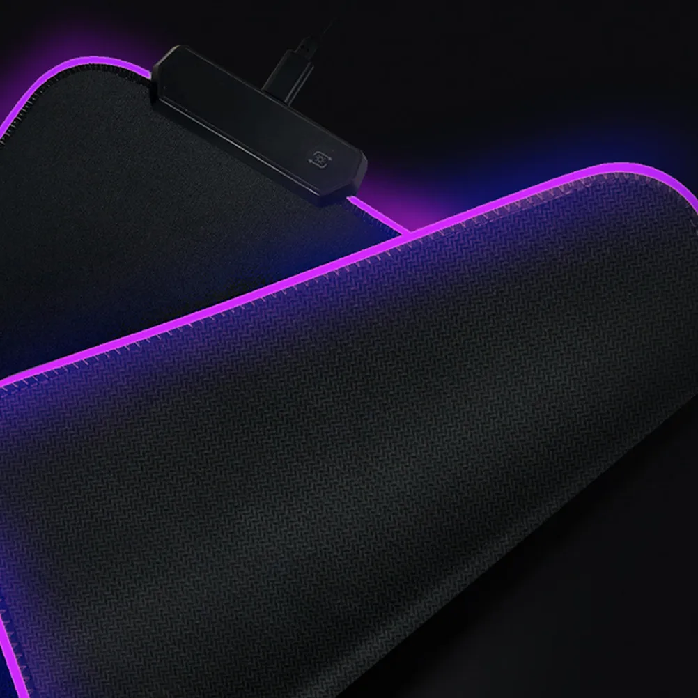 

Светодиодный коврик для мыши RGB, водонепроницаемый, грязеотталкивающий, светящийся, с функцией сохранения настроек при отключении питания, светящийся аксессуар для игрового компьютерного стола