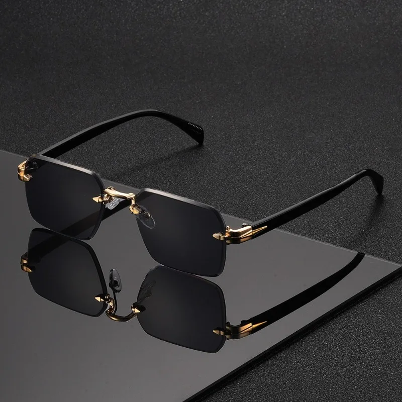 Men's Metallic Gradient Pilot Fashion Sunglasses with Turquoise Blue Black Gold Gradient Lenses
