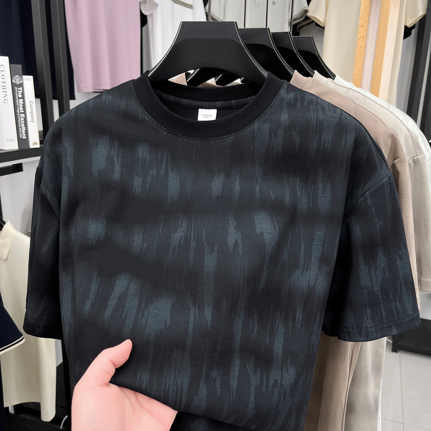 Fashionable summer casual versatile high-quality men's round neck short sleeved simple breathable new top