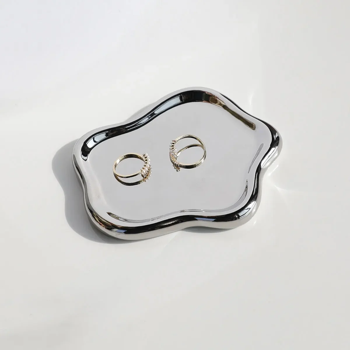 

1pc Irregular Ceramic Jewelry Tray For Jewelry Display And Key Storage - Desktop Decorative Ornament