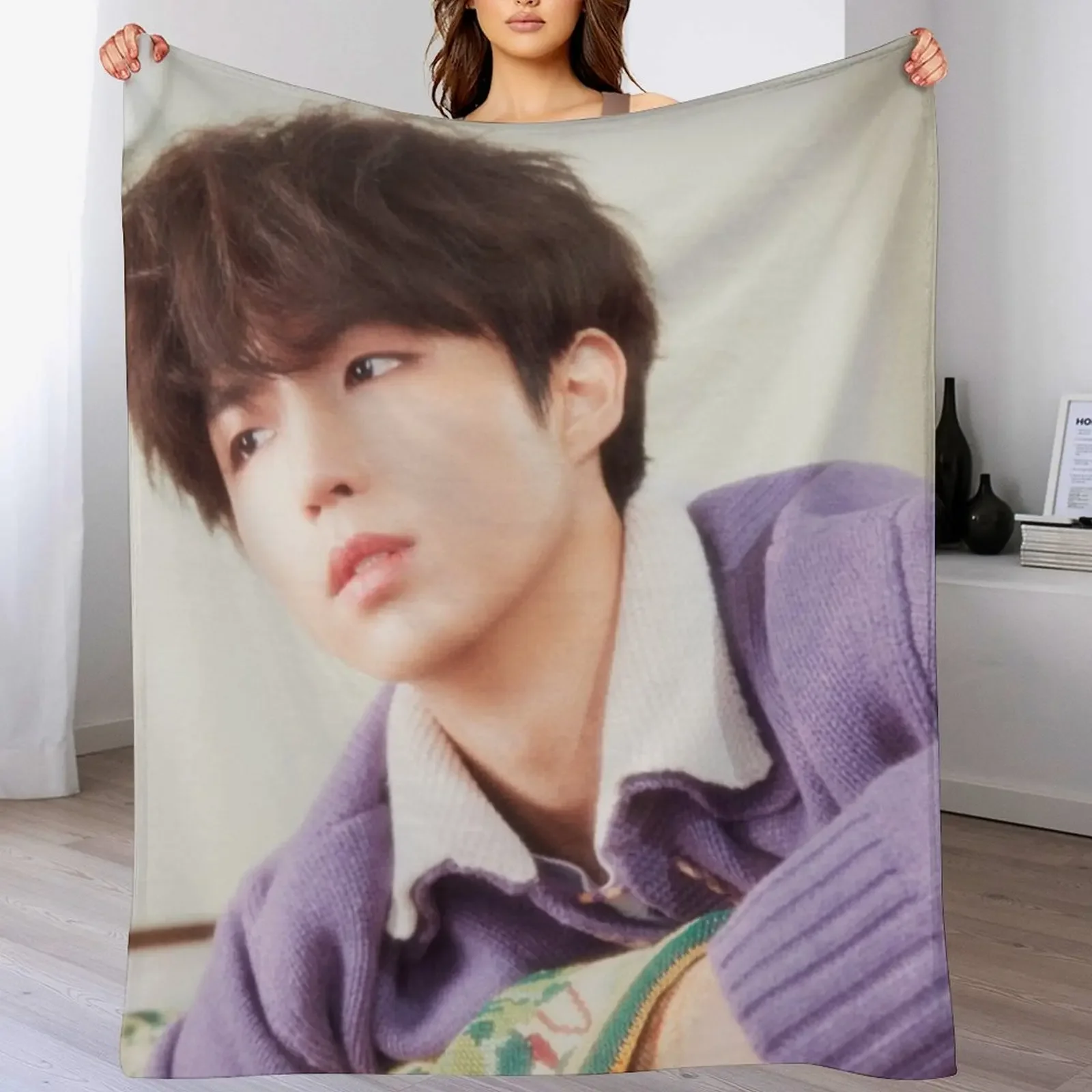 Xdinary Heroes Junhan- Hello, World! Throw Blanket Fluffy Cozy Throw Blanket for Home Decor