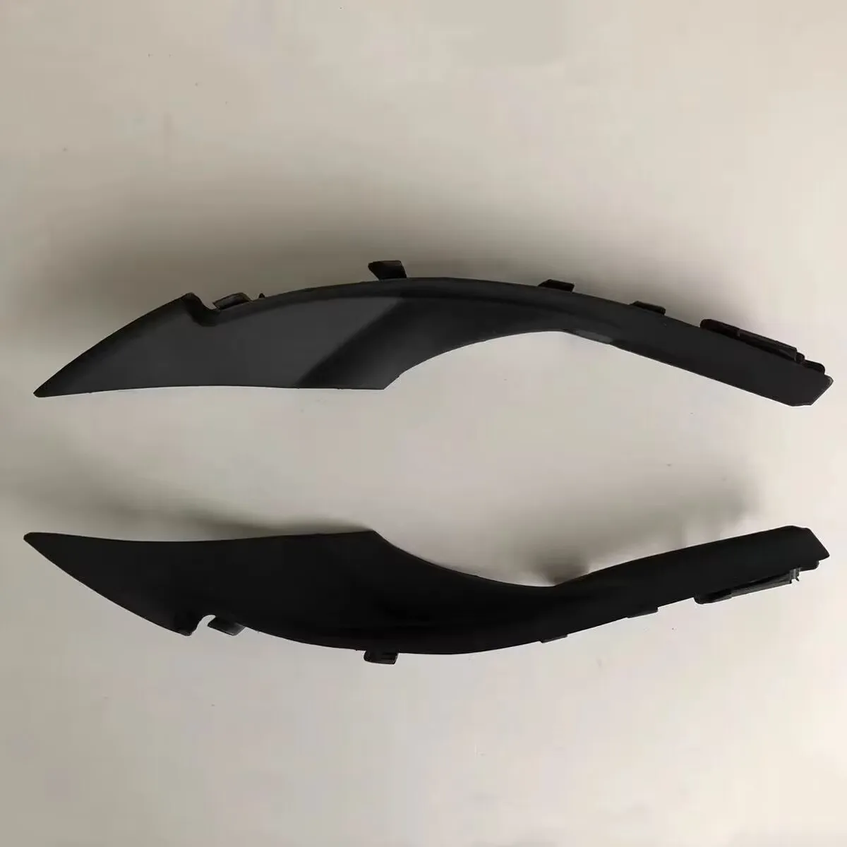 

For Mitsubishi Lancer /Evolution X /Ralliart 2008 2009 2010 2011-2017 Front Windshield Wiper Cowl Side Trim Cover Grille Panel