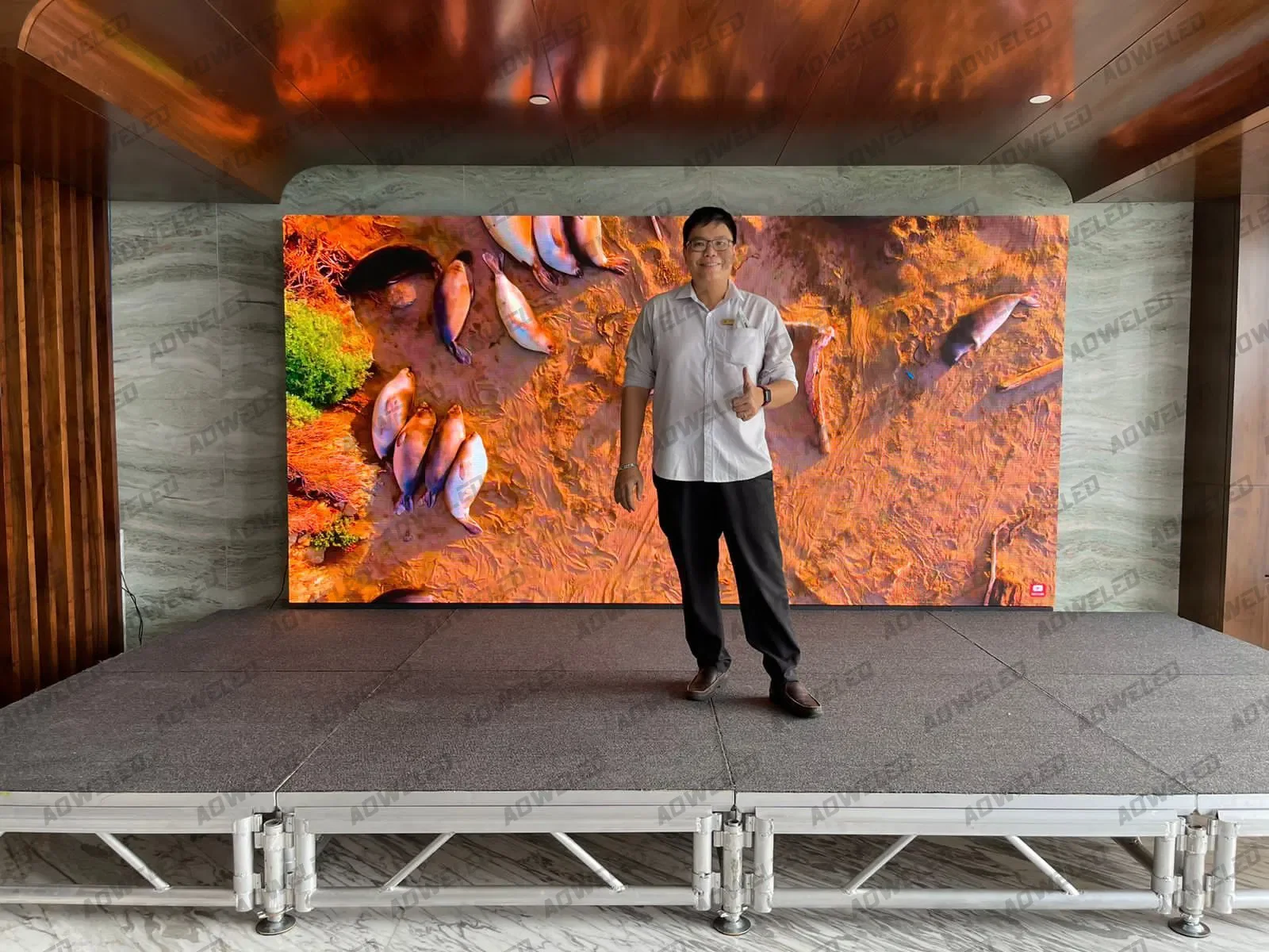 P1.9 P2.6 P2.9 P3.91 High Definition Full Color Stage Splicing Panel