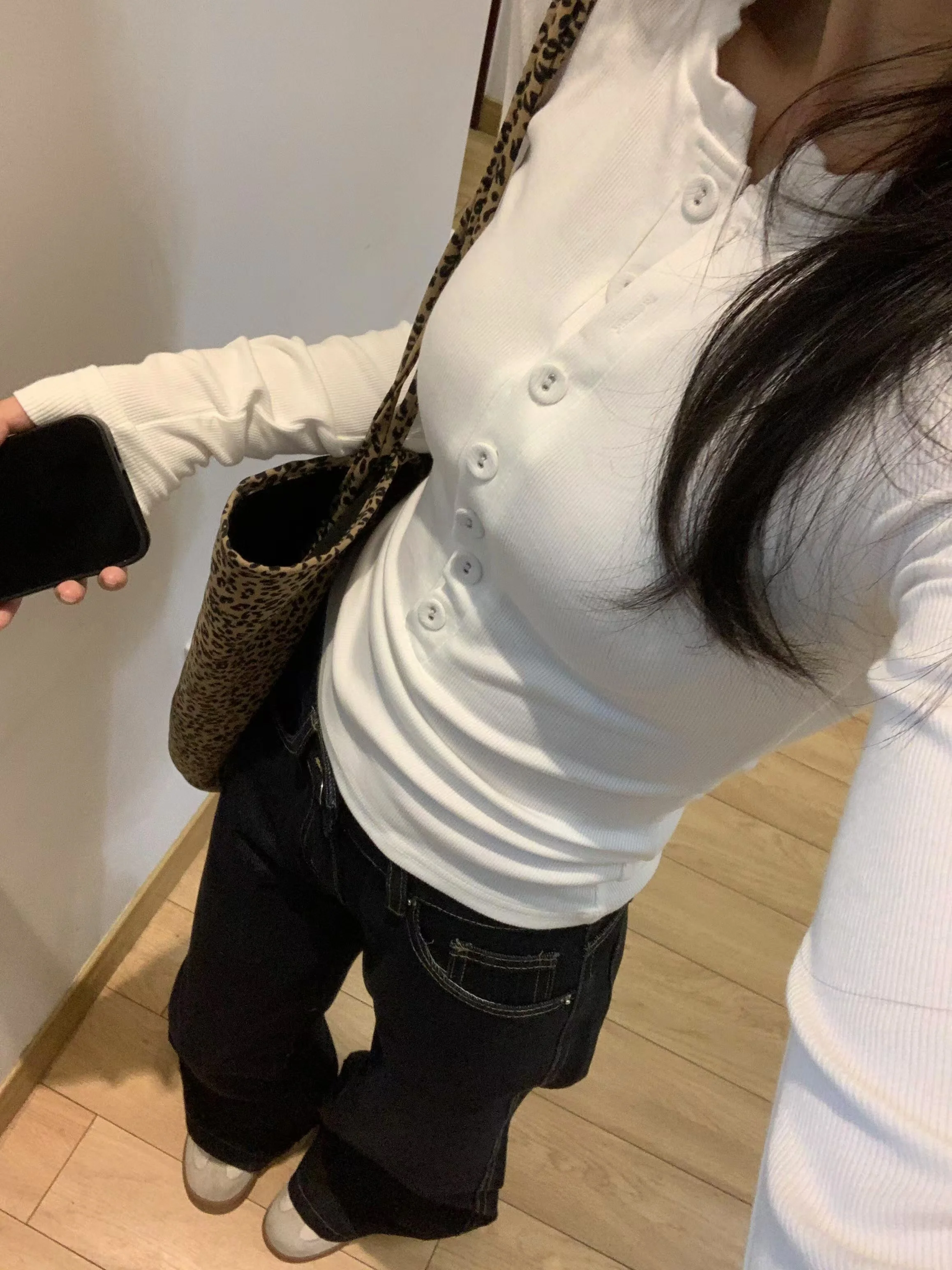 Slim Fit Long Sleeve T-Shirt Women's Autumn New Style American White Button Shoulder Henry Shirt Top Korean Style Commute Wind