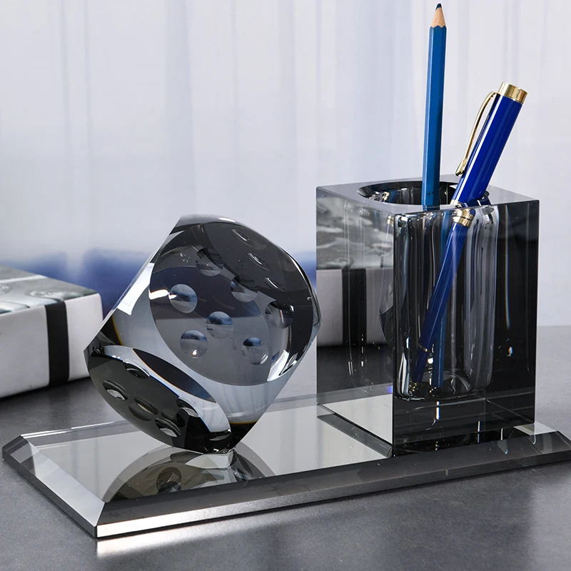 

Luxury Crystal Pen Holder with Dice – Modern Desktop Organizer & Executive Gift (Elegant Office Decor)