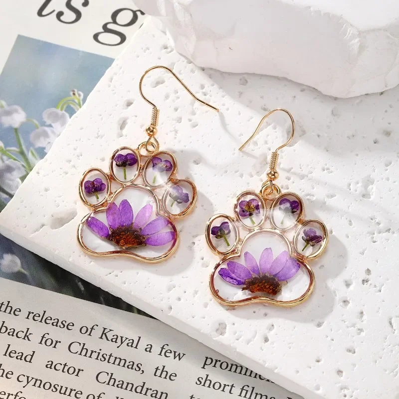

Cute Animal Series Pressed Flower Earrings Transparent Epoxy Resin Natural Flower Earring Unique Natural Plant Jewelry Wholesale