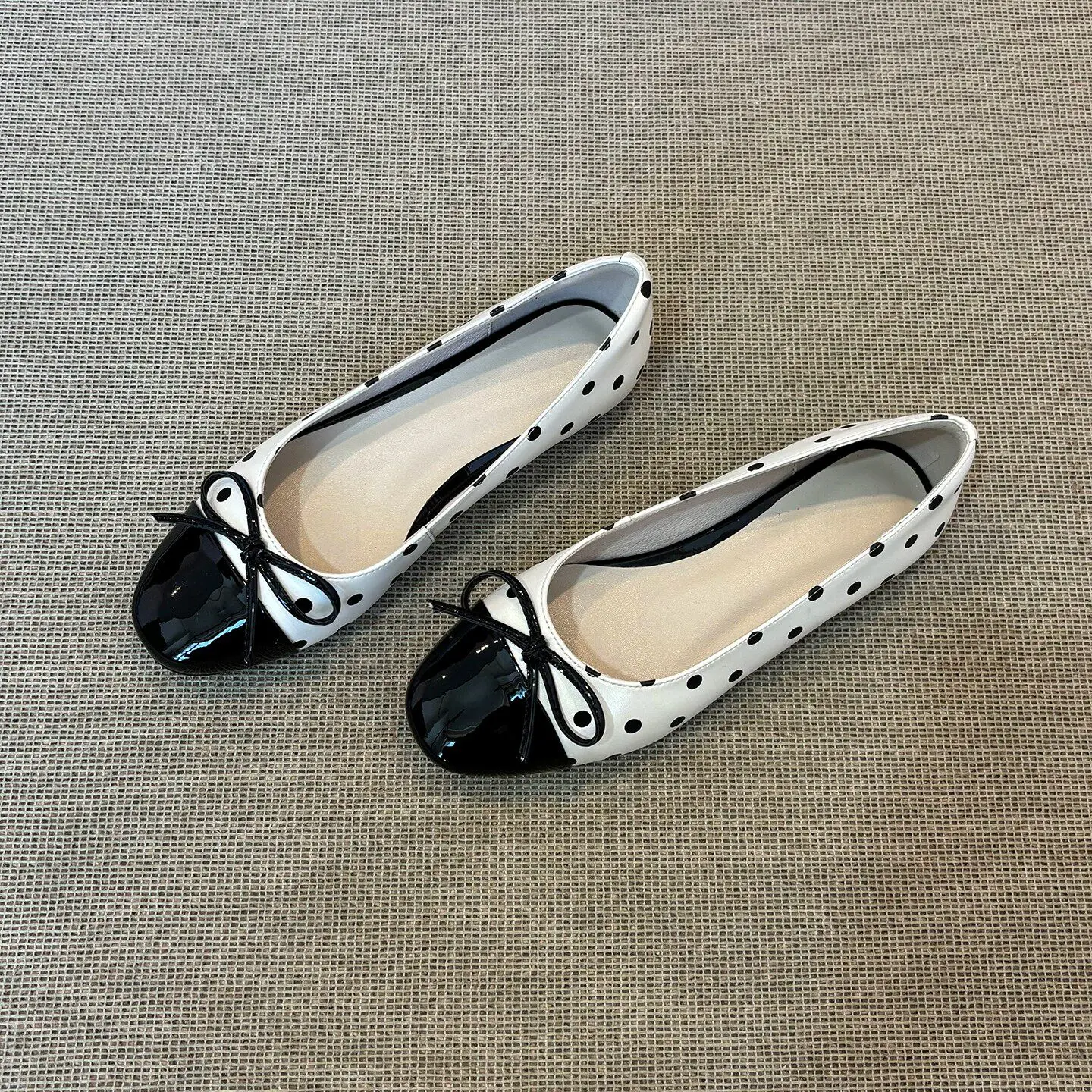 

Soft Leather Polka Dot Ballet Flats Women's Commute round Toe Soft Bottom Mary Janes Fashionable Knot Casual Shoes