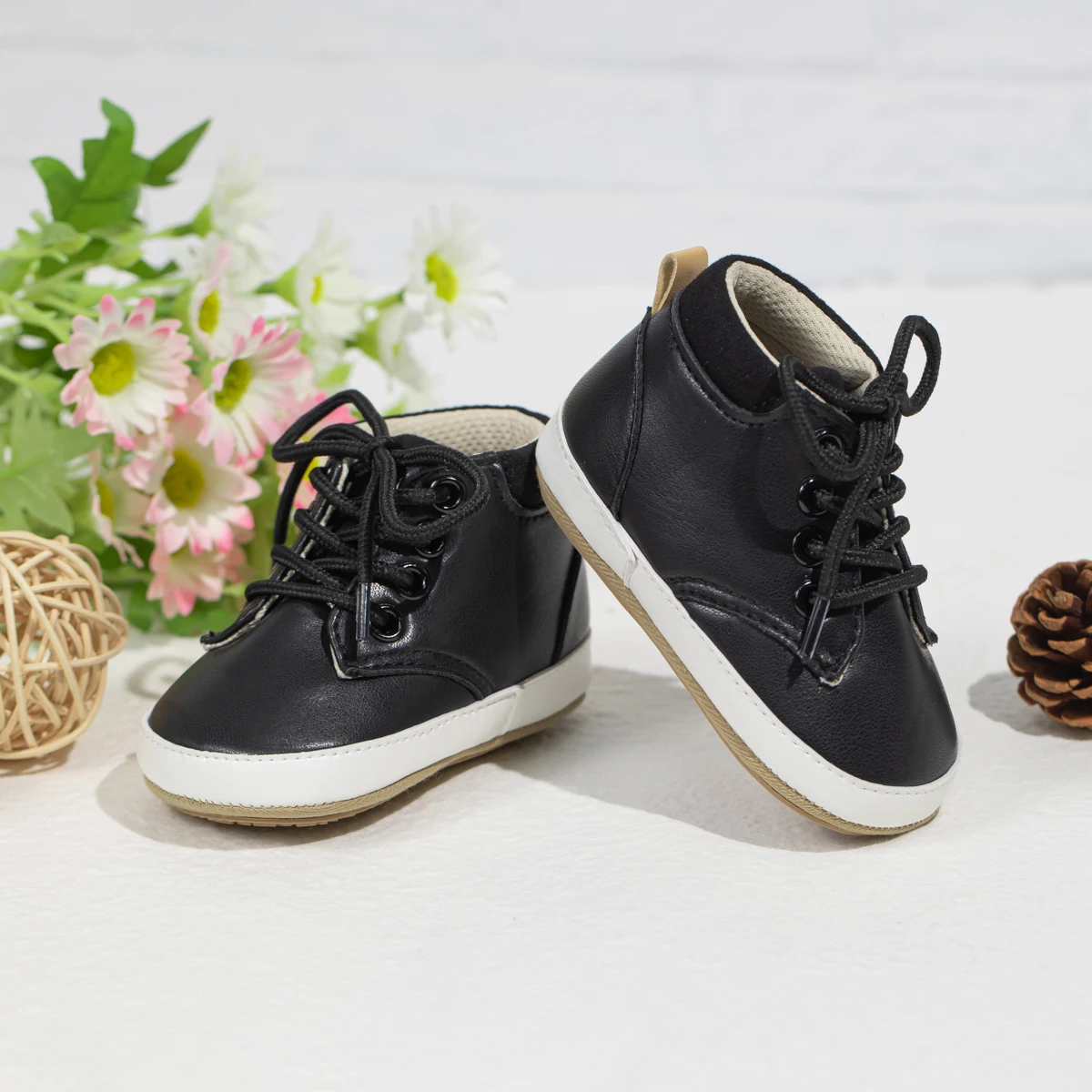 Newborn Baby Boys Leather Shoes Classic Black and White Leather High Top Straps Comfortable Should Not Fall Soft Non-Slip Soles