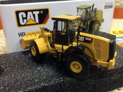 966M Wheel Loader 1:87 HO Scale Metal Model By DieCast Masters 85948