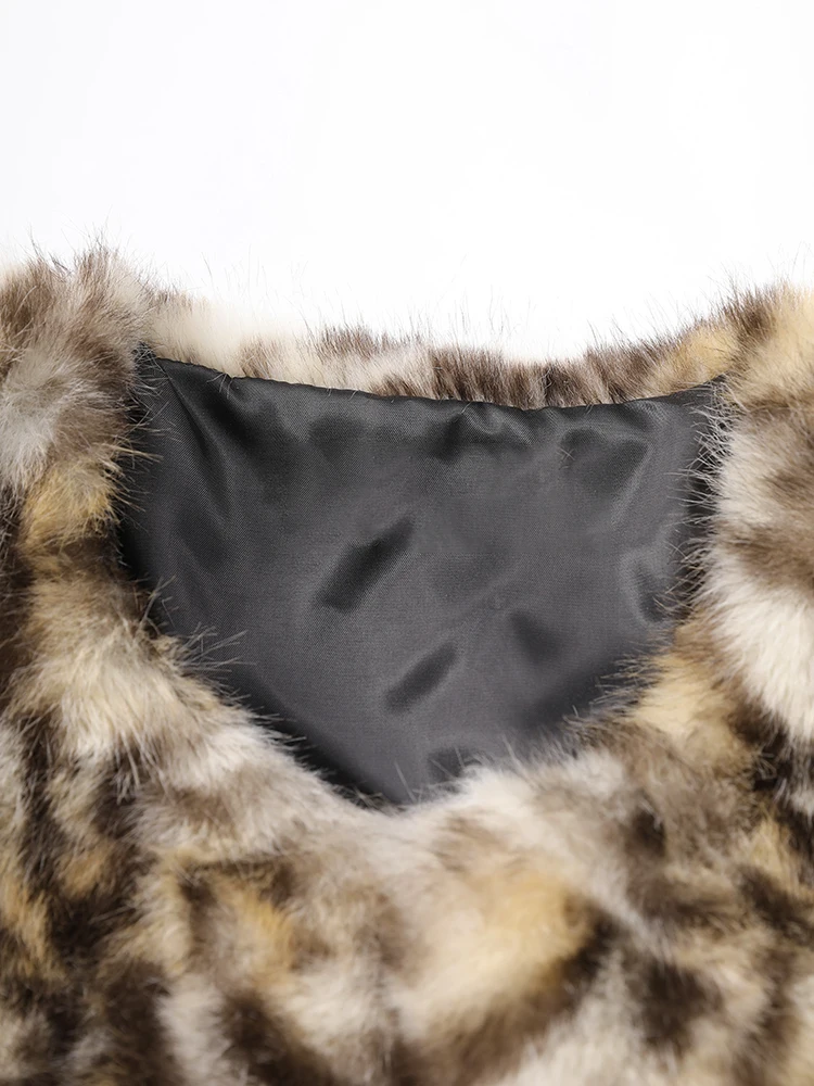 [EAM] Pattern Short Elegant Faux Fur Jacket New Round Neck Long Sleeve Women Coat Fashion Tide Autumn Winter 2026 CPG6814