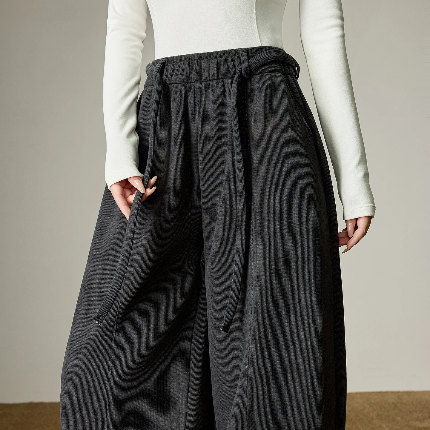 TOYOUTH سراويل الترفيه النسائية المتضخم 2025 شتاء جديد مرونة الخصر تصميم سبليت الموز السراويل الإجهاد الإغاثة الاسترخاء بنطلون