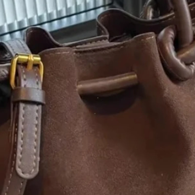 

Новые модные простые женские сумки на ремне, роскошные дизайнерские сумки для женщин, однотонные классические женские сумки-мессенджеры высокого качества