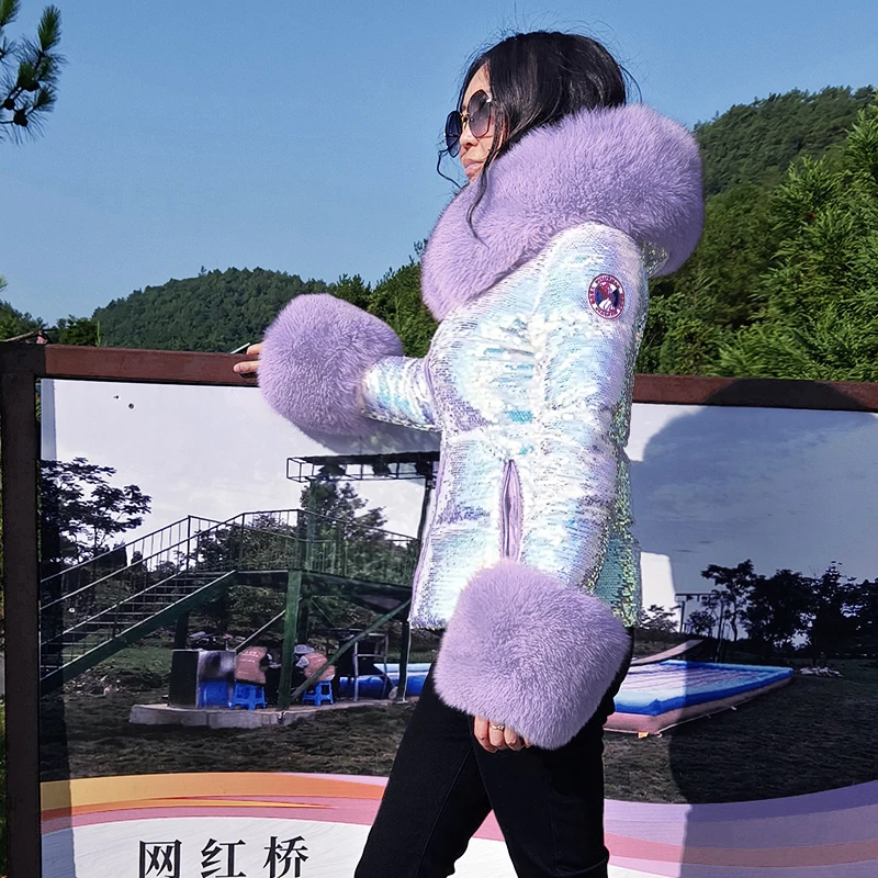 Chaqueta de plumón con lentejuelas bordadas para mujer, abrigo corto de gran tamaño con Cuello de piel de zorro, engrosado, cálido, con capucha, para invierno, novedad de 2024