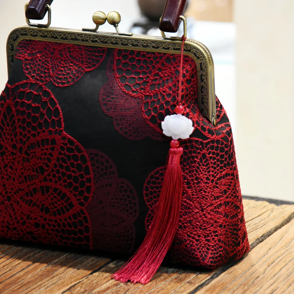 Classic Red Embroidery Flower Bag Shell Lock Bags Purse Fringe Tassel Vintage Women Bag Tote Women\'s Handbags 120cm Chain Strap