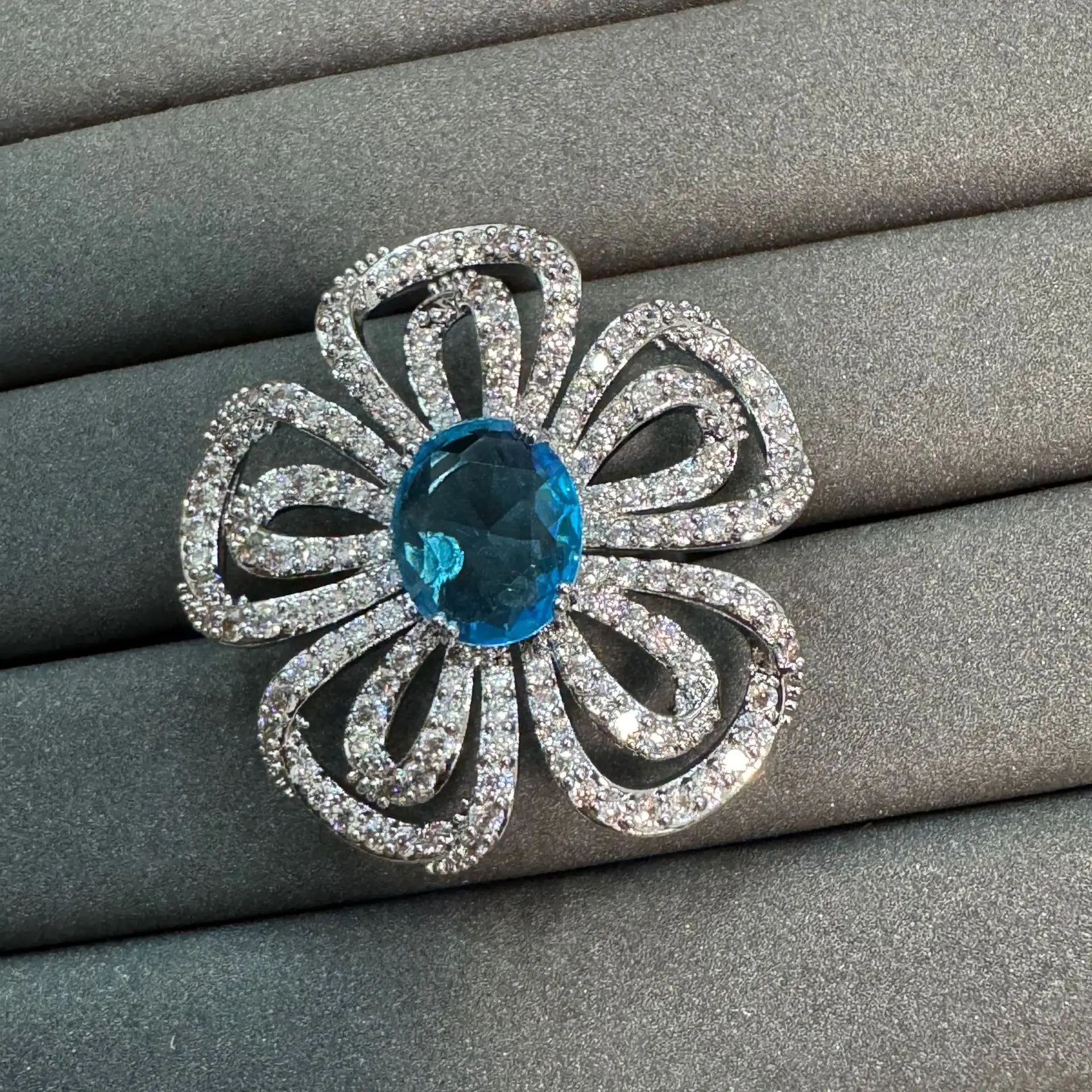 Hollow Flower open ring with Blue CZ Center Stone Full Paved Cubic Zirconia Statement ring for Women silver color jewelry party