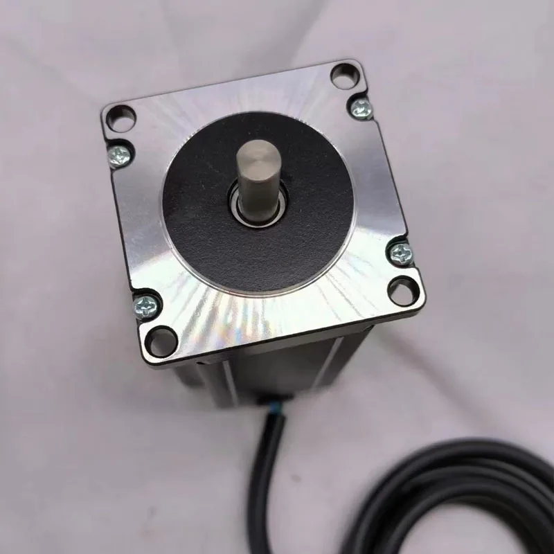 Motor paso a paso Nema23 bifásico 4 hilos 112 mm 3Nm1.8 °   4.2A Motor híbrido de alto rendimiento de alto par de eje único de 8 mm