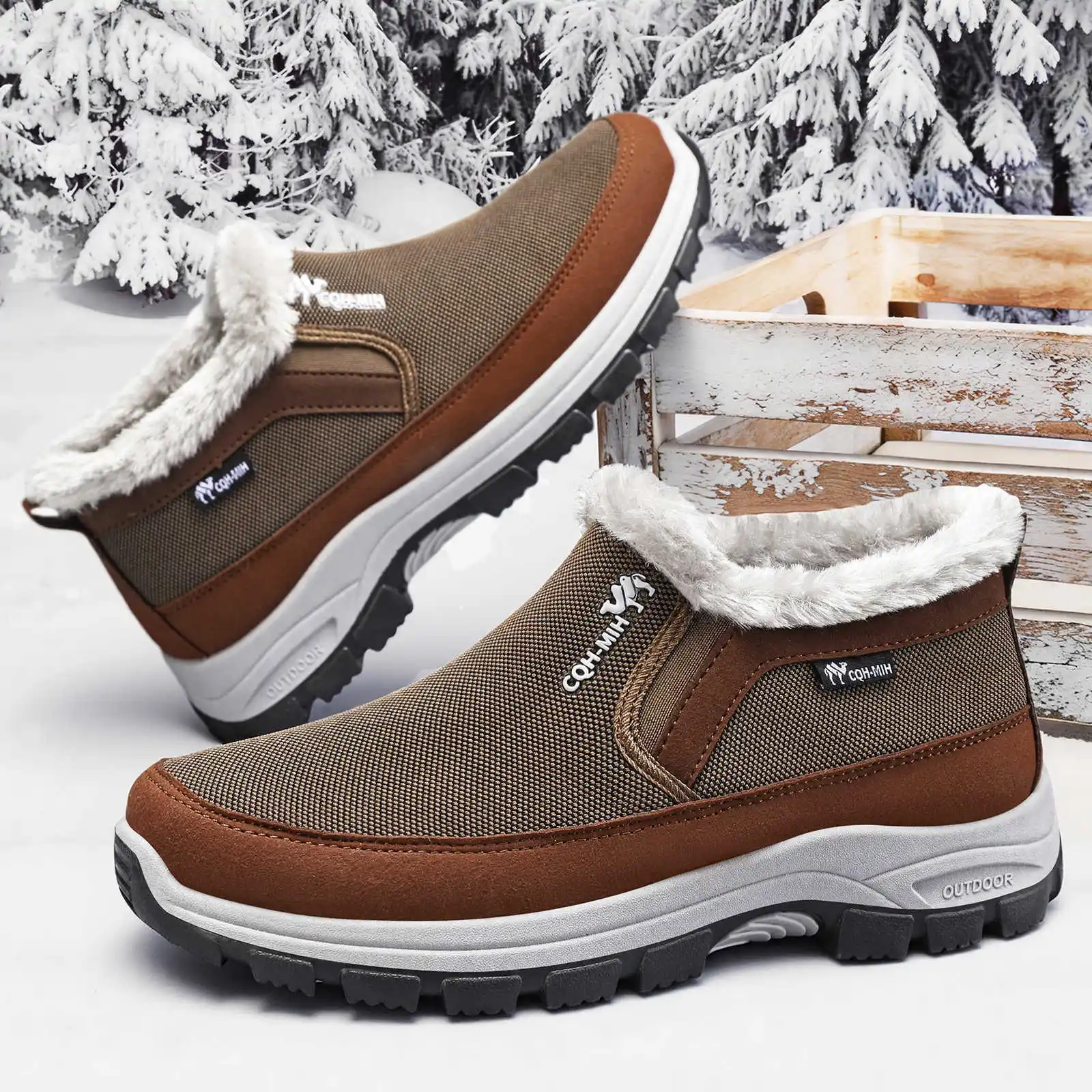 Men's shoes 2026 winter new casual and comfortable cotton shoes with thick velvet on one foot, versatile anti slip cotton boots