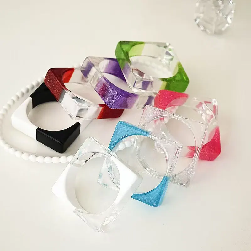 

Elegant Resin Bracelet Fashion Mosaic Design Unique Accessory for Ladies Daily Party Versatile Stylish Jewelry