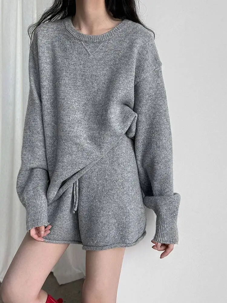 

Sweater Wide Gray Leg Shorts Two Piece Suit New Round Neck Long Sleeve Women Fashion Spring Autumn 2026 1EI4
