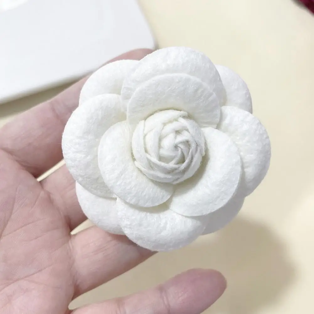 Women Brooch Fabric Camellia Shape Artificial Wool Brooch Korean Wool Camellia Flower Brooch Pins Fashion Jewelry Brooches