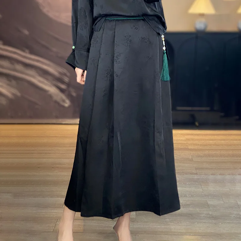 New Chinese Style Jacquard Horse Skirt Skirt Women's 2025 New High-waisted Retro Fringed Pendant A-shaped Umbrella Skirt