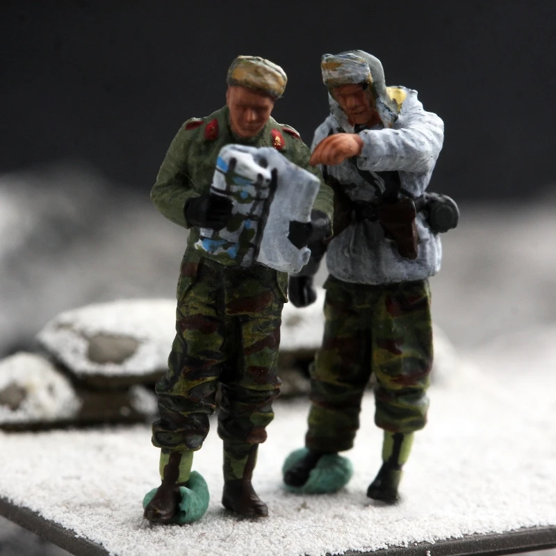 Model w skali 1:72, 2 sztuki niemieckich oficerów i żołnierzy zimowych, postawy stojące, drużyny szturmowe, figurki akcji, zabawki, akcesoria do scen DIY