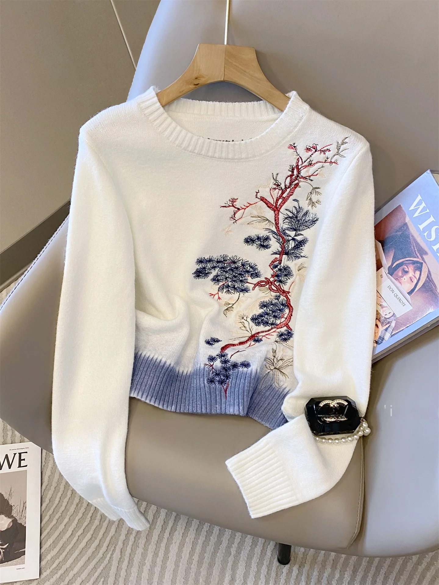 

Faionable Color Blo Embroidered Loose round Ne Pullover Sweater Women's Autumn Winter New Sle Casual White Top