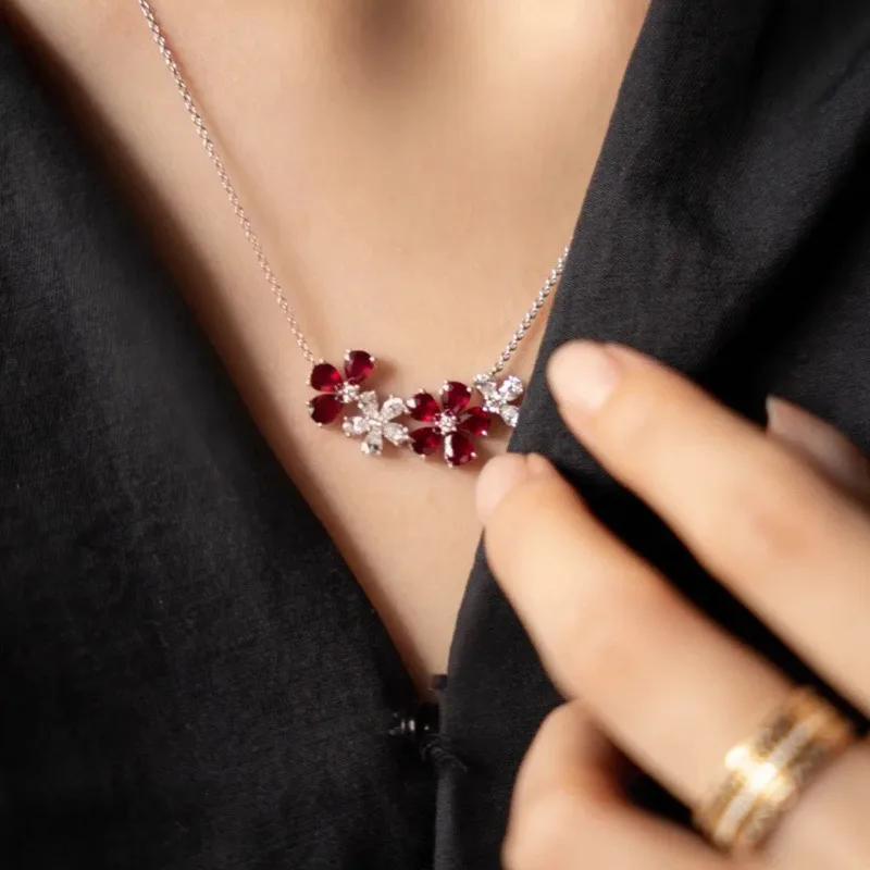 S925 silver flower necklace for women, simple style, elegant and versatile, locking collar chain, small neck accessory
