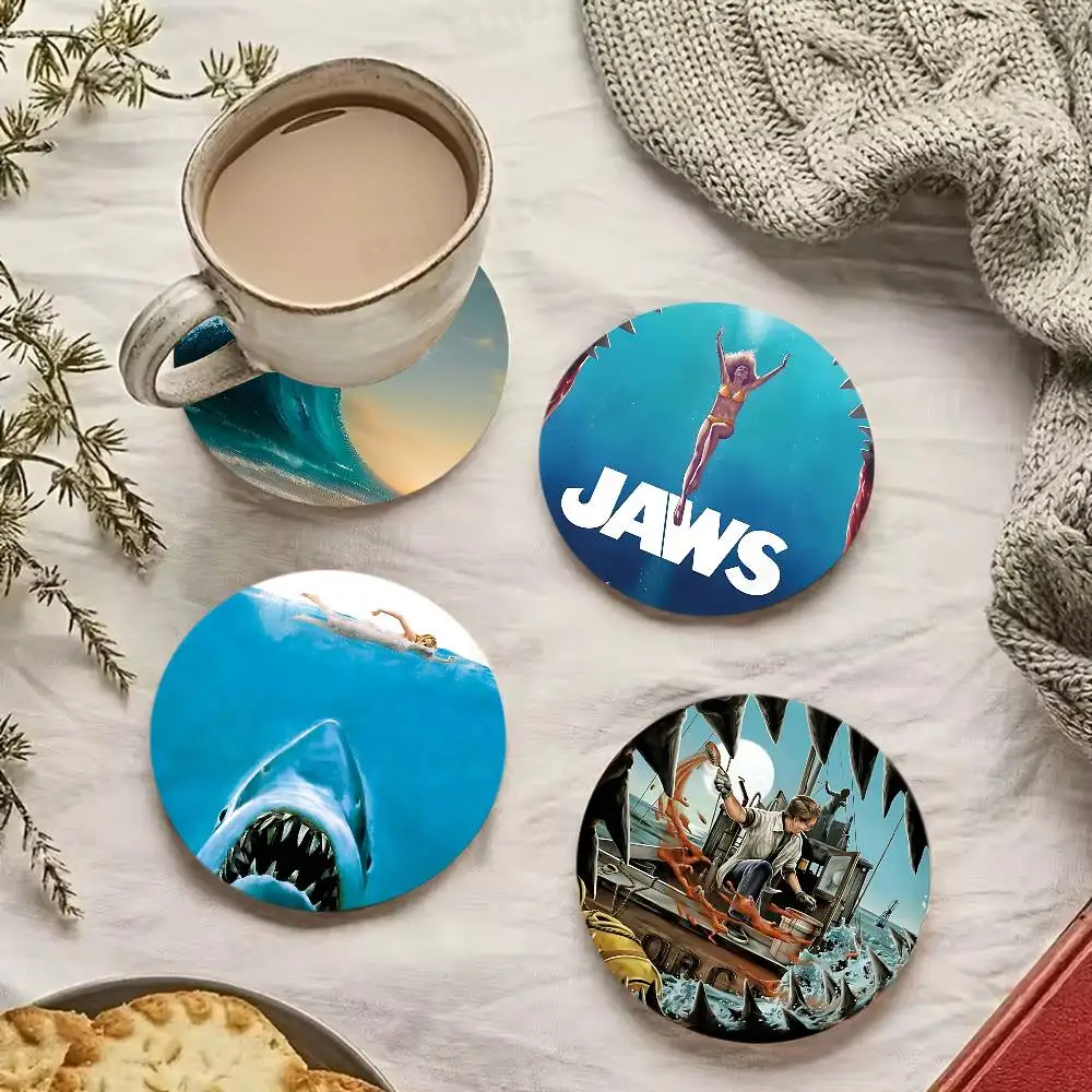 Thriller Movie Jaws Themed Wooden Coaster Creative Heat-Resistant Non-Slip Table Mat, Suitable for Protecting Desktop