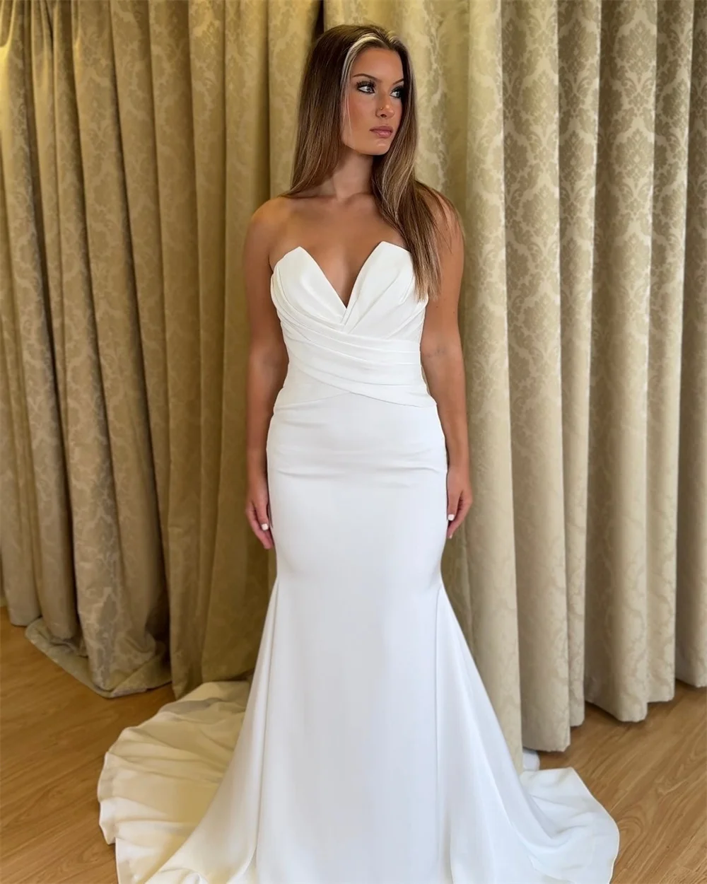 カスタマイズされたホワイトジャージー Vestido デノビアマーメイドコートトレインウェディングドレスシンプルな V ネックノースリーブボタンバックブライダルドレス