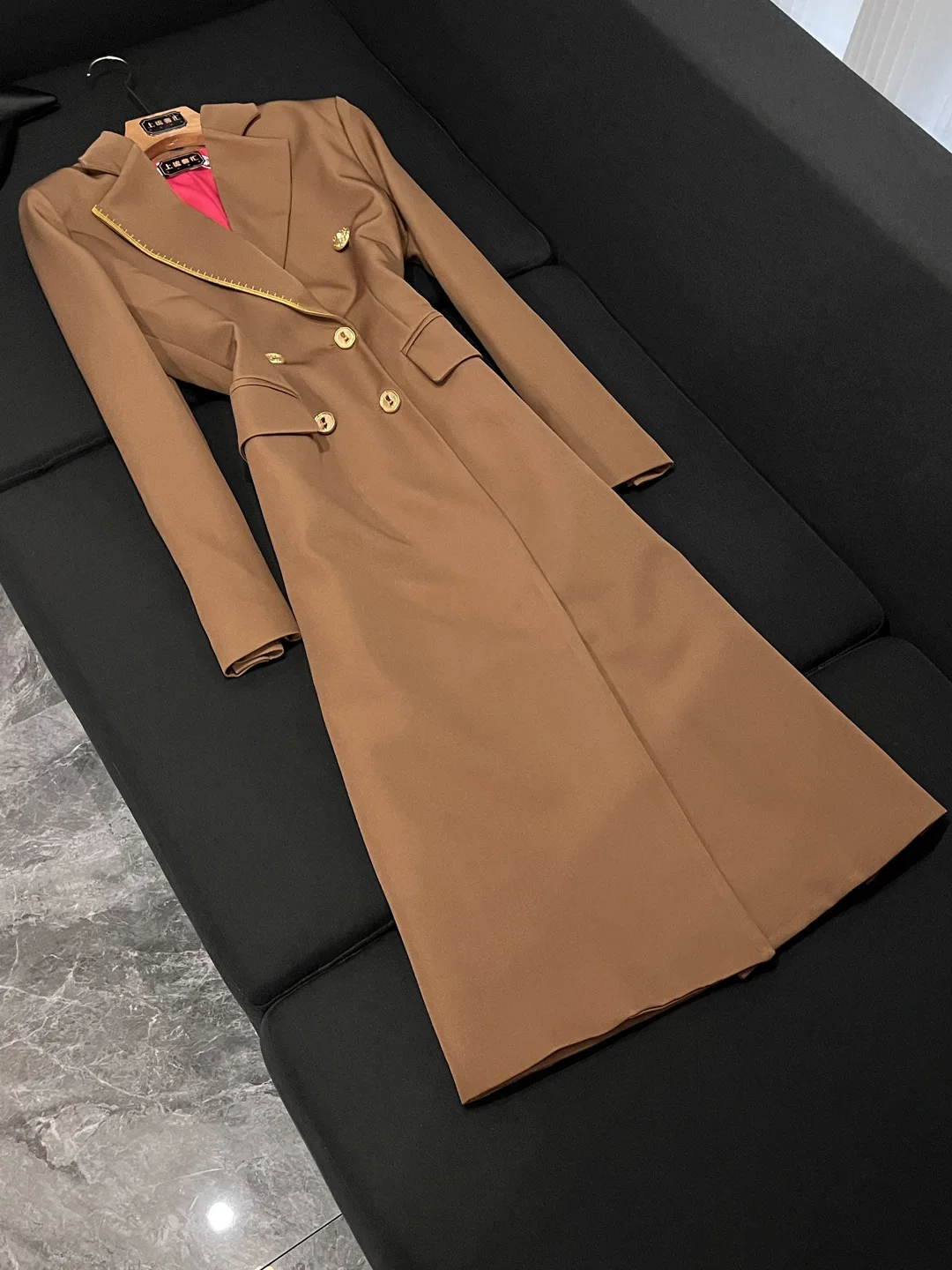 

Ele Pure Color Лоскутный женский костюм Jaet Осенний новый Sle Faionable Высококачественная офисная одежда Long Sve Double...