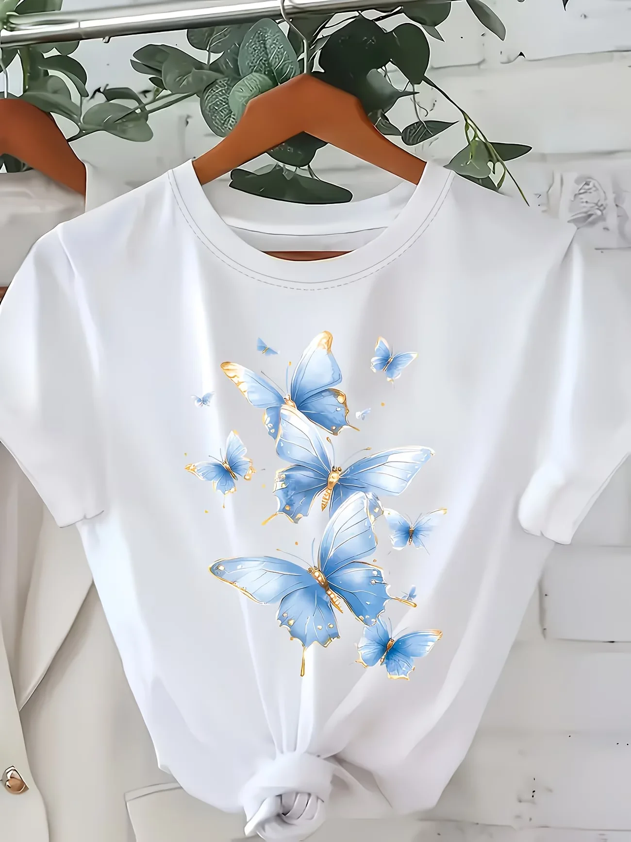 Butterfly Print  Short Sleeve T-Shirt - Round Neck Casual Summer Blouse -ic Top Suitable for Spring/Summer Wear