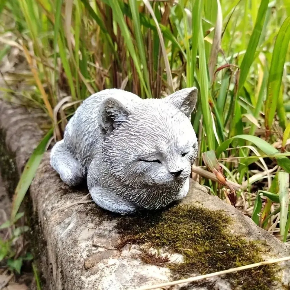 Micro Landscape Resin Cat Statue Unique Cartoon Cat Sculpture Realistic Art Figurines Ornaments