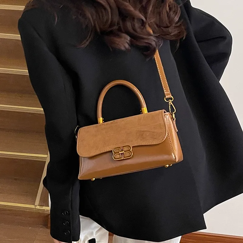 Fashionable Vintage Diaper Bag Ladies Shoulder Bag High End Minimalist Letter Logo Large Capacity For Party Leisure Travel