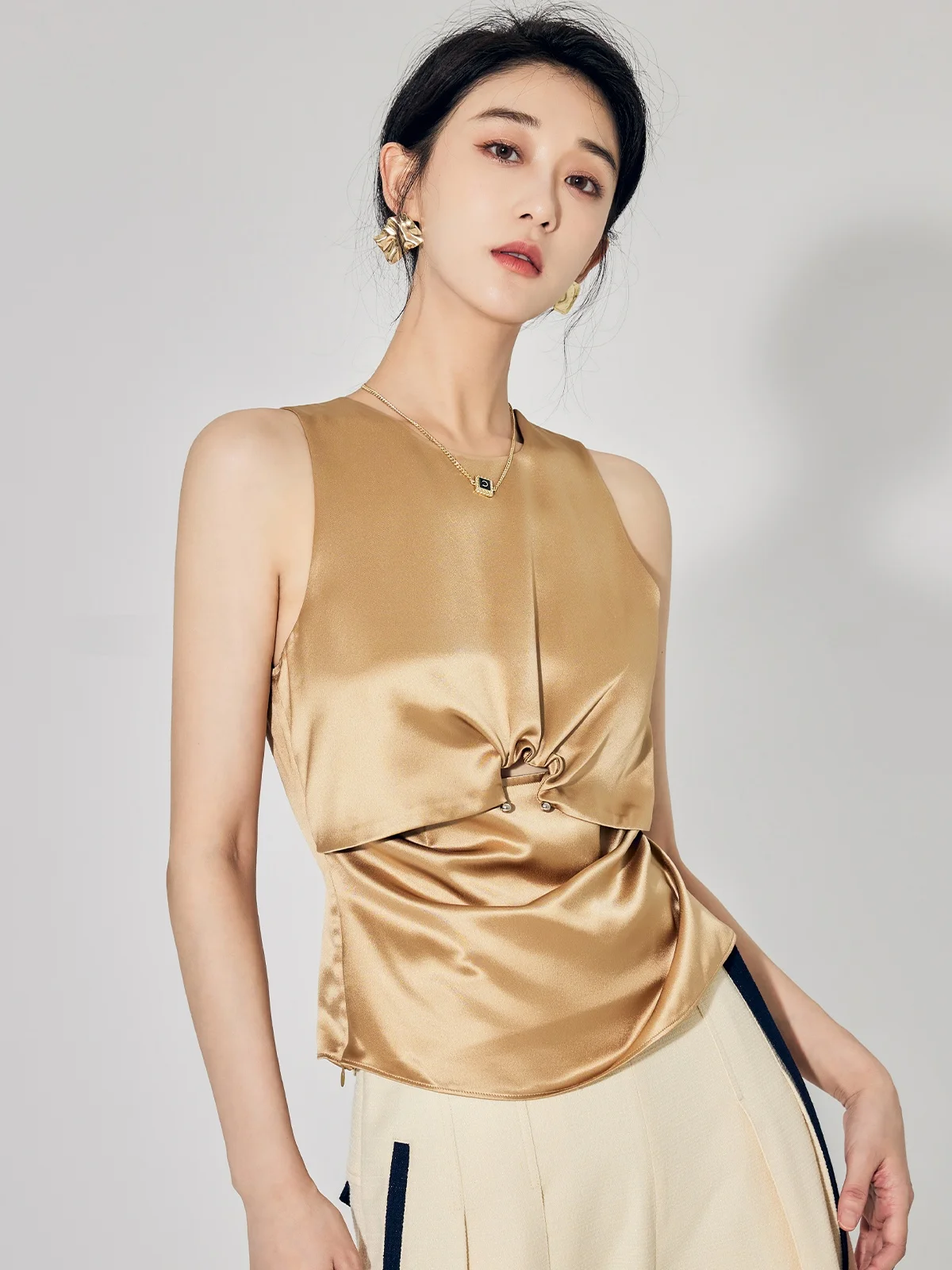 

Женский повседневный топ Ele Deconstructed Acetate Irt Dragon Xi Er Small Design Silky Round Neck Svel Slim Fit