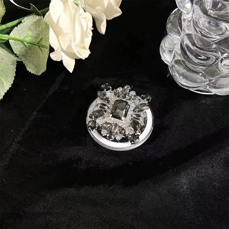 INS Leuke en charmante diamantset Magnetische standaard Telefoongreep Tok Grip Tok-standaard gebruikt voor Magsafe-accessoires