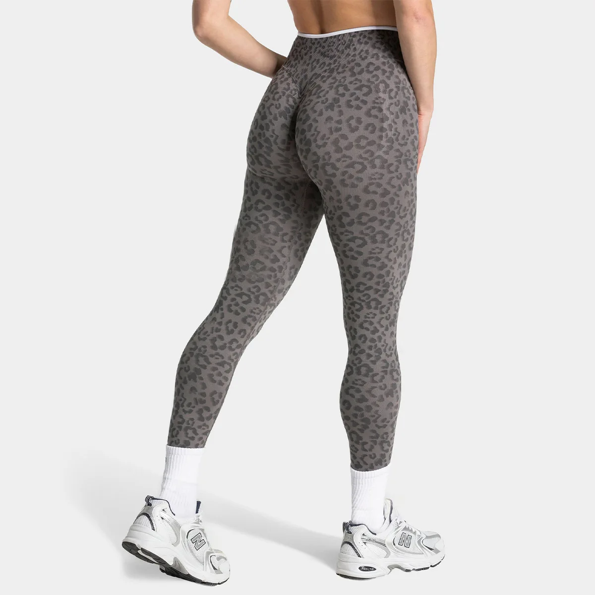 High-waisted Leopard Print Yoga Pants for Women - Color-matched Slim-fit Peach-bottomed Seamless Yoga Pants