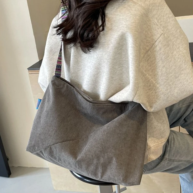 New Corduroy Solid Casual Zipper Soft Crossbody Bags for Women 2024 High Quality Versatile High Capacity Commuting Shoulder Bags