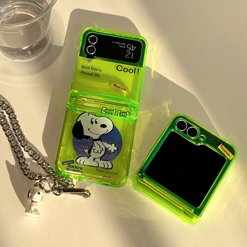Cute Cartoon Peanut Snoopy Fluorescent Green Card Wallet Pocket Phone Case For Samsung Galaxy Z Flip 7 6 5 4 3 Hard TPU Cover view 2