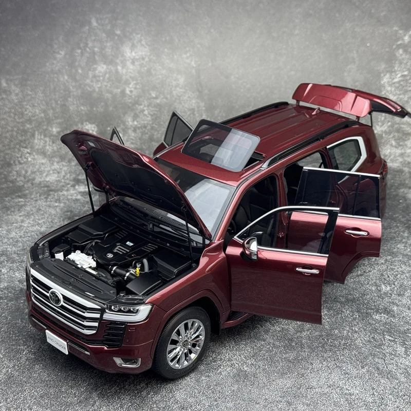 

In stock 1/18 Toyota LC300 ZX Land Cruiser die-cast alloy car model, boys' toy, children's festival gift, adult decoration.