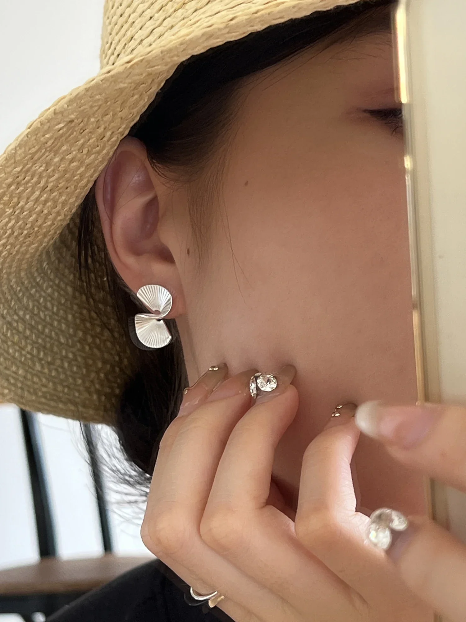 S925 Sterling Silver Earrings Korean Edition Elegant and Fashionable Matte Fan shaped Earrings Retro Design