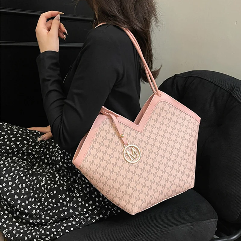 حقيبة يد مطبوعة على الموضة حقيبة تسوق أنيقة للسيدات حقيبة كتف غير منتظمة ذات سعة كبيرة حقيبة ركاب عادية مع حقيبة المعلقات