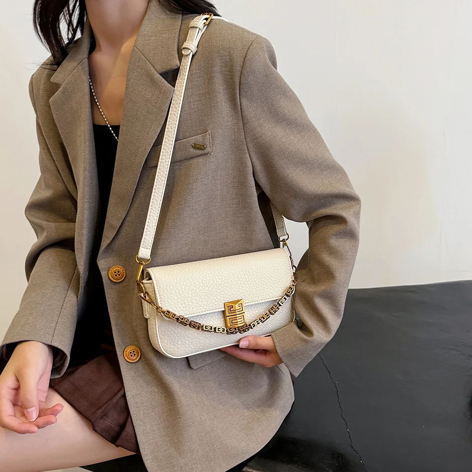 This year\'s Popular New Bag Fashion Lock Personality Chain Single Shoulder Crossbody Small Square Bag