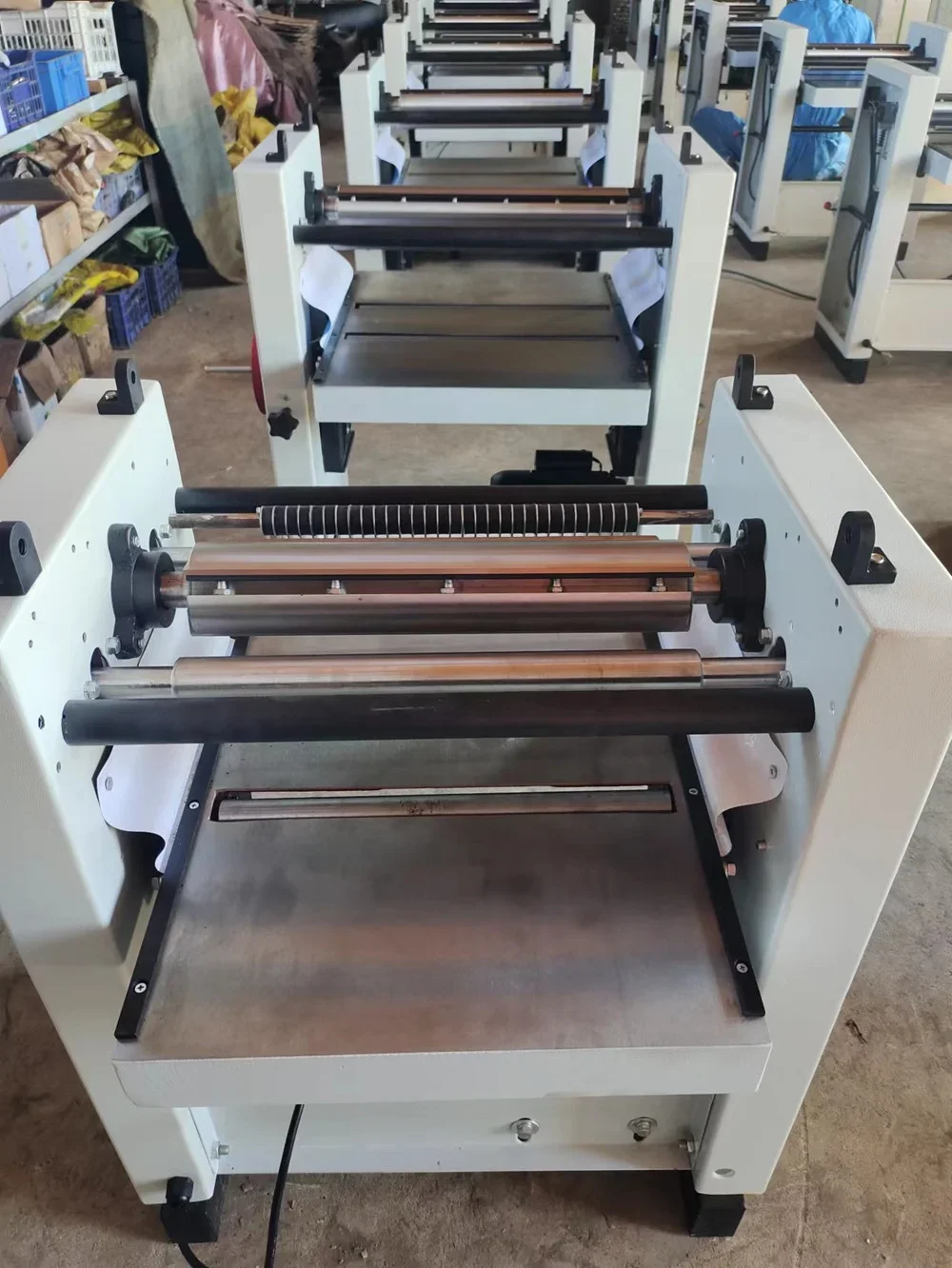 700 มม.27 "ความกว้างไม้ Thicknesser ไม้ไสเครื่องด้านเดียวพื้นผิวความหนา Planer Jointer