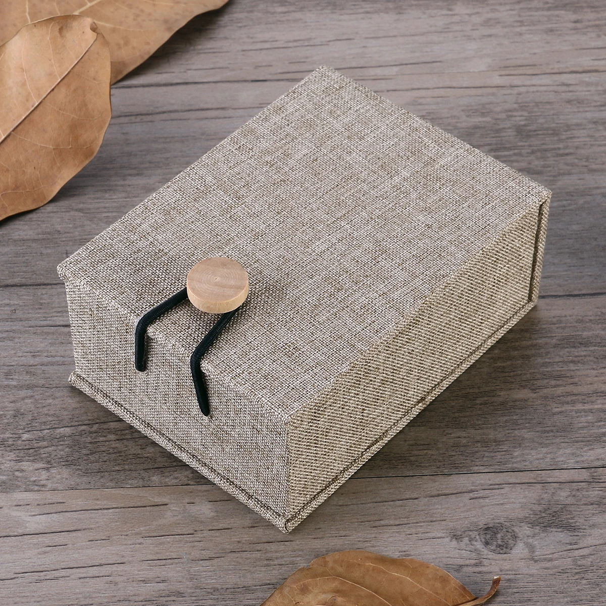 

Wooden Buckle Jewelry Box Pendant Gift Boxes with Lids Scratch Resistant Linen Surface Dustproof Wear Resistance Classic Simple
