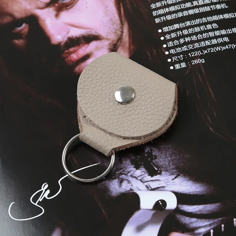 Wholesale High Quality Guitar Pick Bag Holder Genuine Leather Guitarra Plectrum Case Bag Keychain Shape Guitar Accessories