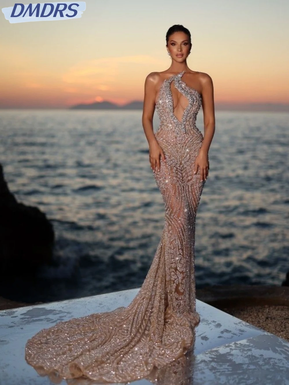 

Luxury Open Back Strapless Prom Gown Shiny Sequins Beads Cocktail Dresses Sexy Illusion Evening Dress Customized Robe De Mariée