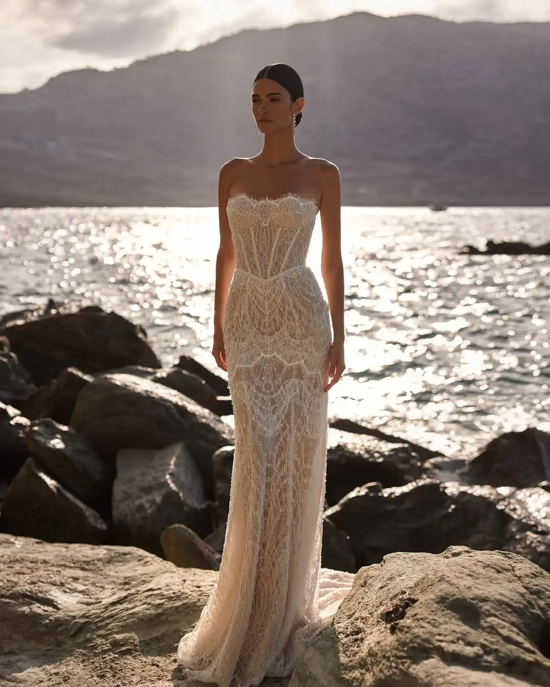 Ofherown エレガントなレースビーズのウェディングドレスマーメイドコートトレインブライダルガウンストラップレスジッパーアップvestido de noviaカスタマイズ