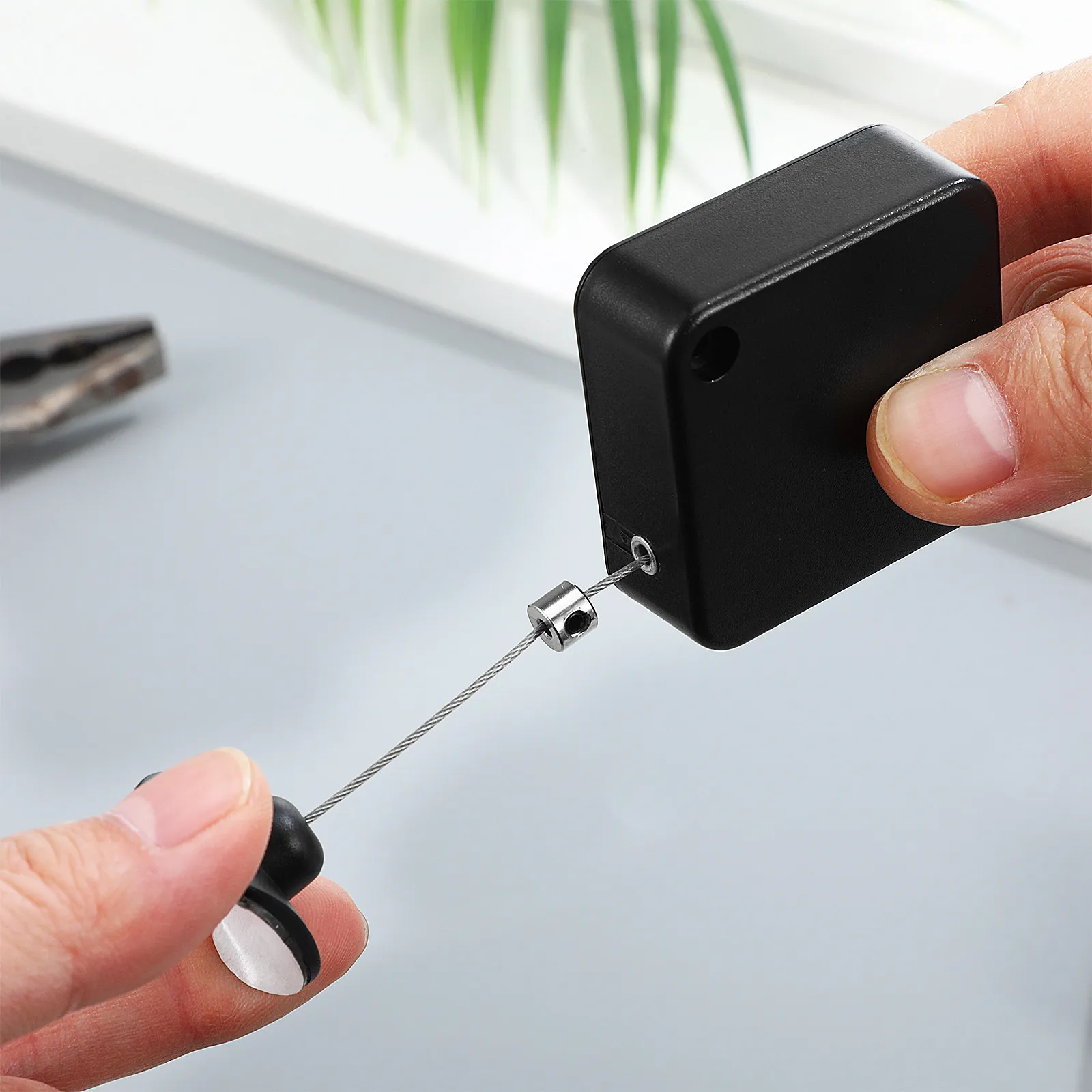 2Pcs Automatic Retractable Steel Cable Lock Remote Control Security Tether Anti-Lost Anti-Theft for Outdoor Use